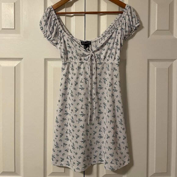 Coquette White Mini Floral Dress in Size XS - Picture 1 of 2